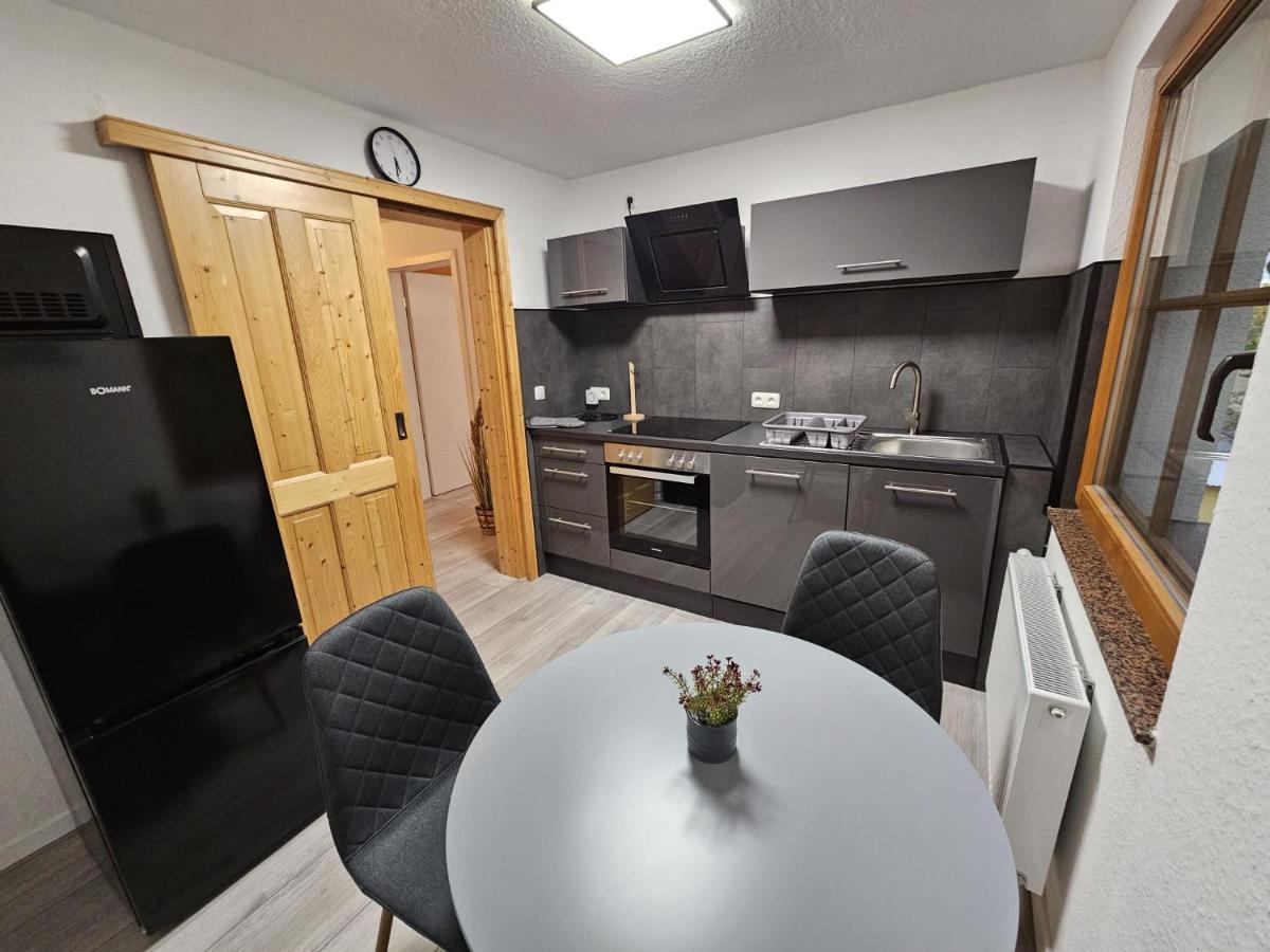 Fewo Am See, Ferienhaus, 7 Schlafzimmer, Waschmaschine, Businesswohnung Salzgitter Eksteriør bilde